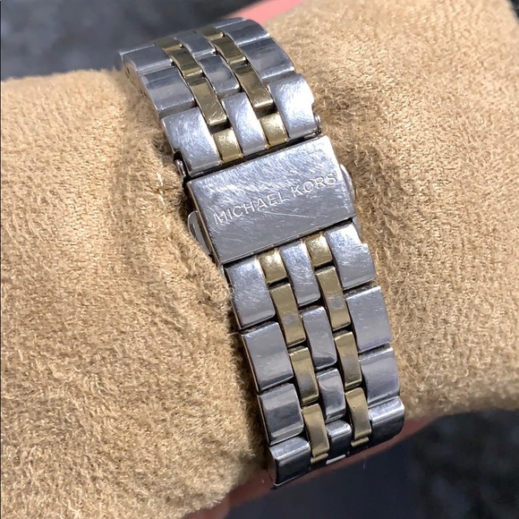 Michael Kors 2 toned watch🕥🕦 - Picture 10 of 10